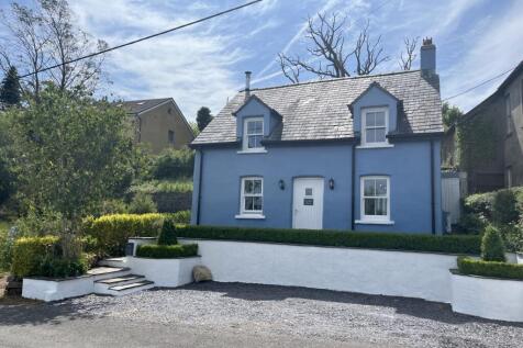 Carmel, Llanelli, Carmarthenshire. 2 bed detached house for sale