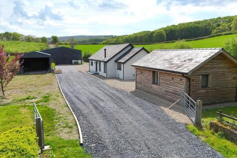 Halfway, Llandovery, Carmarthenshire. 3 bed detached house for sale