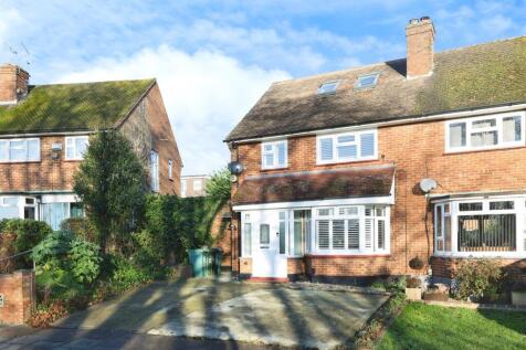 4 bedroom semi-detached house for sale