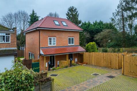 2 bedroom semi-detached house for sale