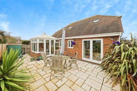 3 bedroom chalet for sale