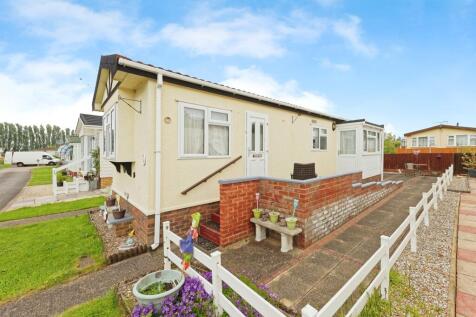 2 bedroom park home for sale