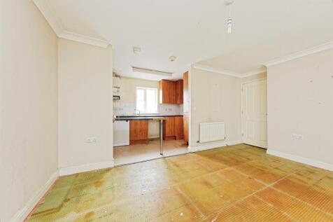 2 bedroom coach house for sale