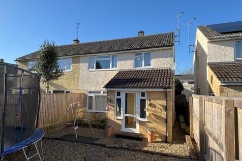 3 bedroom semi-detached house for sale
