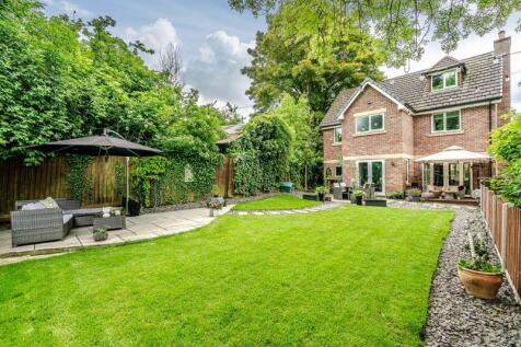 6 bedroom detached house for sale