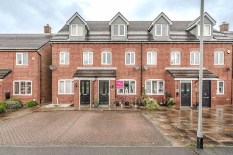 3 bedroom town house for sale