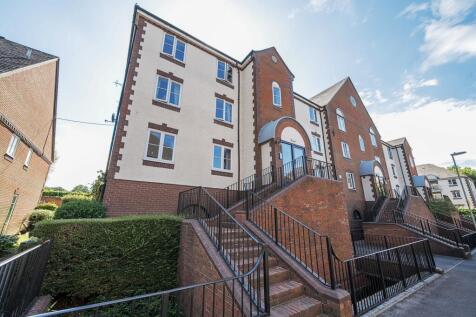 Waterside Court, Alton, Hampshire, GU34 2 bed apartment for sale