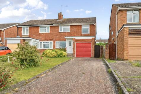 3 bedroom semi-detached house for sale