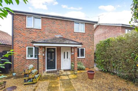 Russett Road, Alton, Hampshire 2 bed semi