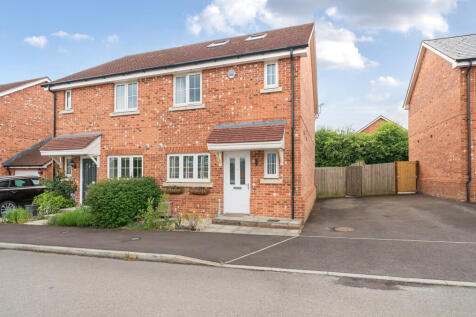 Lily Road, Four Marks, Alton... 4 bed semi
