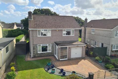 Lansdowne Road, Callington 4 bed detached house for sale