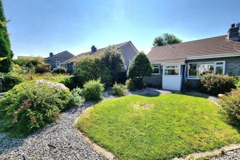 3 bedroom semi-detached bungalow for sale