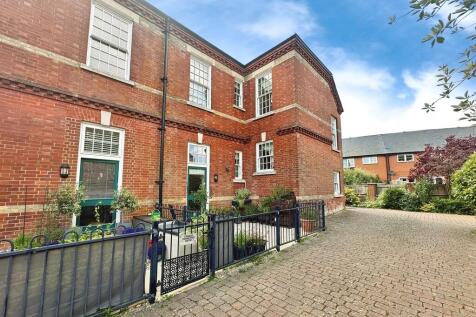 Watertower Way, Basingstoke RG24 1 bed ground floor maisonette for sale