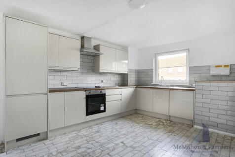 4 bedroom flat for sale