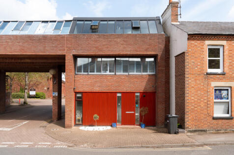 Silver Street, Milton Keynes MK11 4 bed terraced house for sale