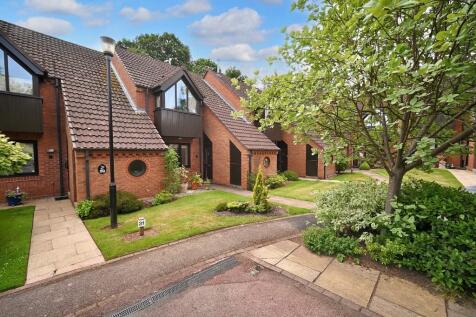 Highgrove, Tettenhall WV6 2 bed cottage for sale