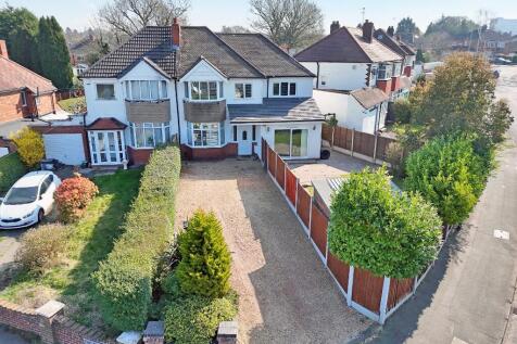 Bhylls Lane, Wolverhampton WV3 4 bed semi