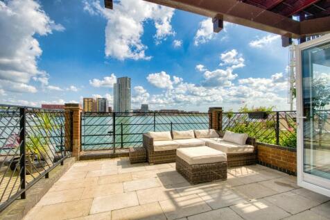 3 bedroom town house for sale
