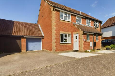 Woodhouse Close, Sheringham 3 bed semi