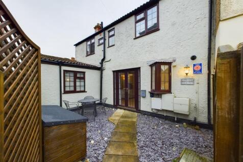 High Street, East Runton, Cromer 3 bed cottage for sale