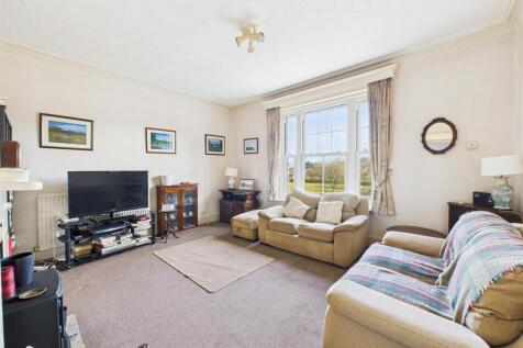 2 bedroom maisonette for sale