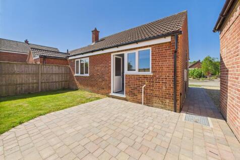 Anmer, Highview Park, Cromer NR27 0HQ 1 bed detached bungalow for sale