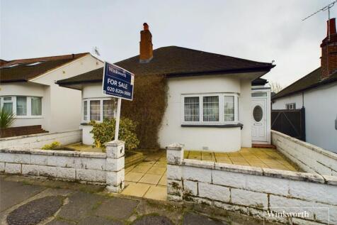 Glenwood Avenue, London NW9 2 bed bungalow for sale