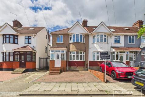 Holden Avenue, London NW9 3 bed end of terrace house for sale