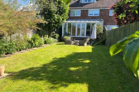 4 bedroom semi-detached house for sale