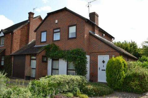 3 bedroom link detached house for sale