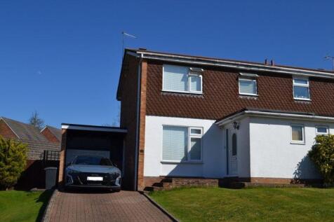 3 bedroom semi-detached house for sale