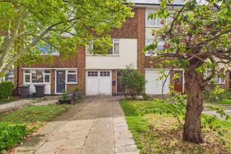 3 bedroom town house for sale