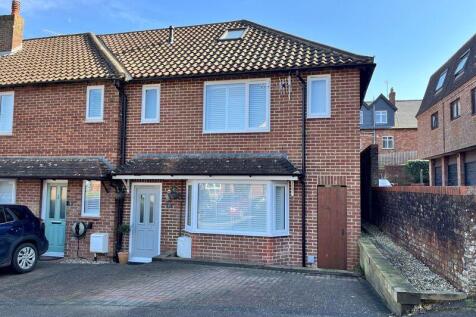 3 bedroom end of terrace house for sale