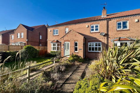 Oak Road, Cowthorpe, Wetherby, LS22 5EY 2 bed terraced house for sale