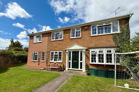 Wetherby, Beechwood Rise, LS22 5 bed detached house for sale