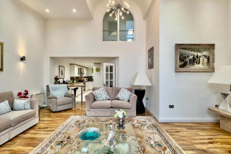Thorp Arch, Woodland Court, LS23 2 bed apartment for sale