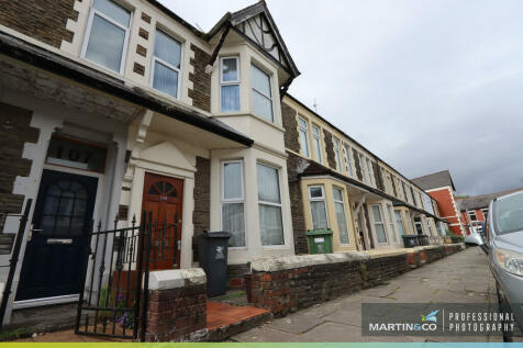 4 bedroom terraced house for sale