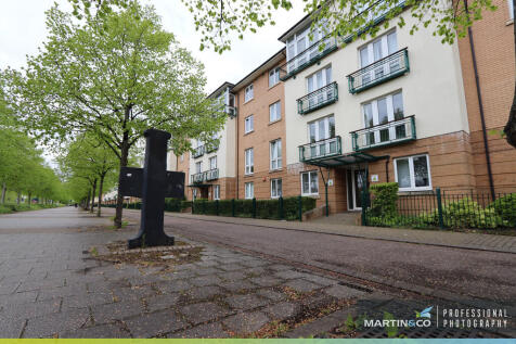 2 bedroom ground floor flat for sale
