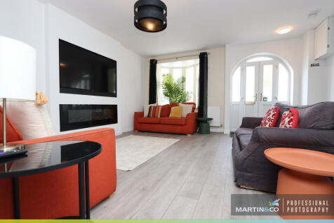 4 bedroom semi-detached house for sale