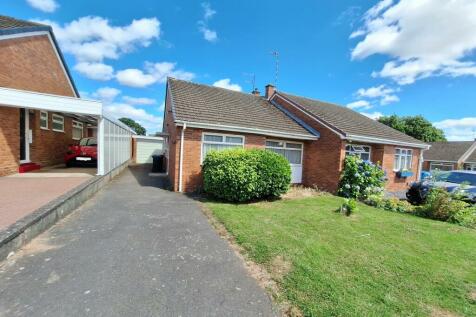 2 bedroom semi-detached bungalow for sale