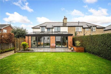 Hookstone Chase, Harrogate, North... 3 bed semi