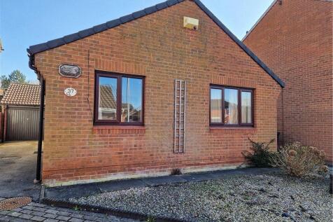 High Bank Approach, Leeds, West... 2 bed bungalow for sale