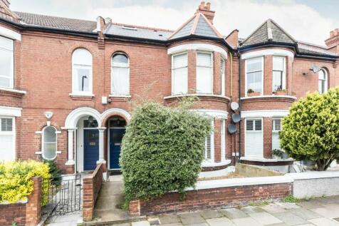 Burnbury Road, London SW12 2 bed maisonette for sale