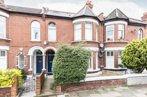 Burnbury Road, London SW12 2 bed maisonette for sale