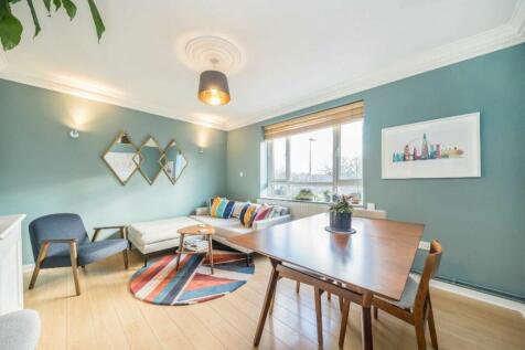 Dounesforth Gardens, London SW18 2 bed flat for sale