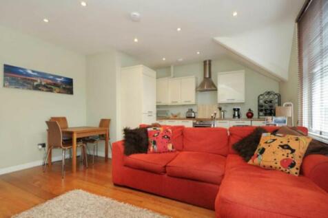 Garratt Lane, London SW18 1 bed flat for sale