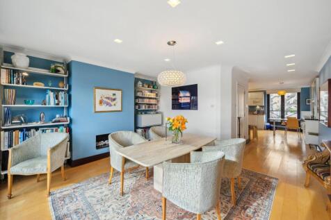 4 bedroom end of terrace house for sale