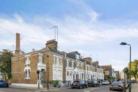5 bedroom end of terrace house for sale