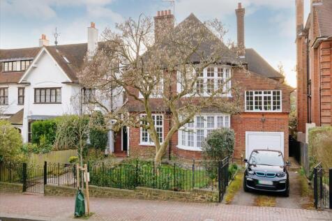 8 bedroom detached house for sale