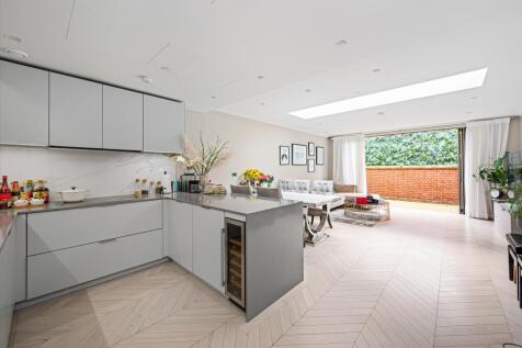 Kidderpore Avenue, London, NW3 4 bed terraced house for sale